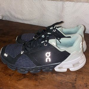 On Running Women's Cloudflyer Shoes - Black / White